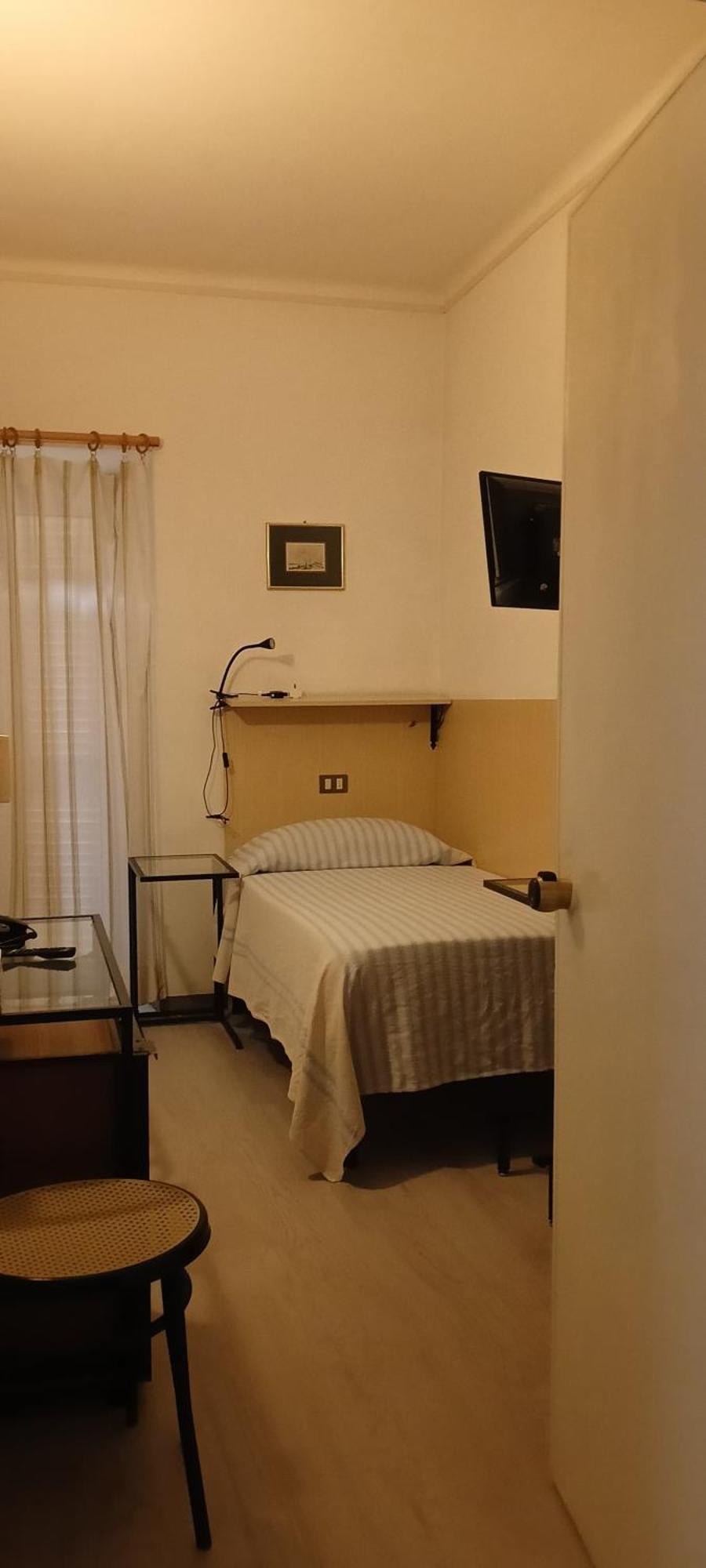 Piccolo Hotel Holiday Center Финале Лигуре Екстериор снимка